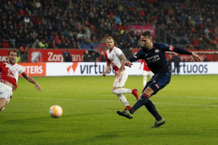 AZ Alkmaar vs FC Utrecht Analisis Pertandingan